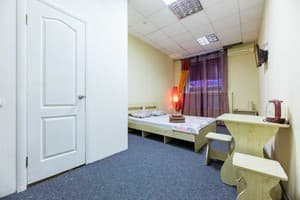 Возле Бессарабки на ул. Кропивницкого 13